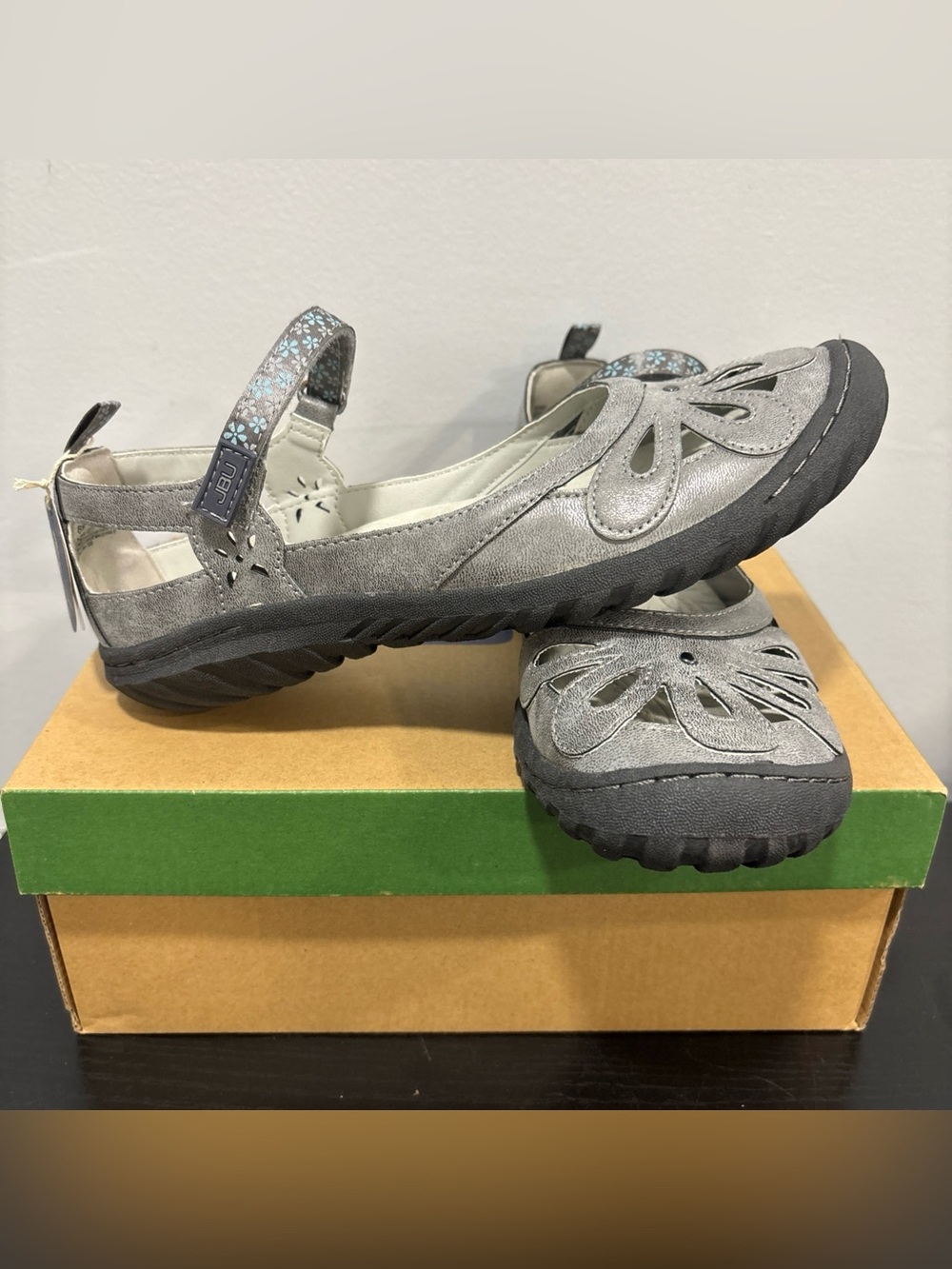 Jbu by Jambu Women's Silver Gray Cutout Mary Jane Flats new box sz 8 wildflower